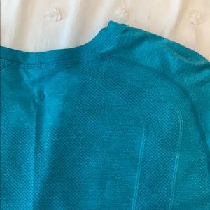 Lululemon Metal Vent Tech Long Sleeve shirt